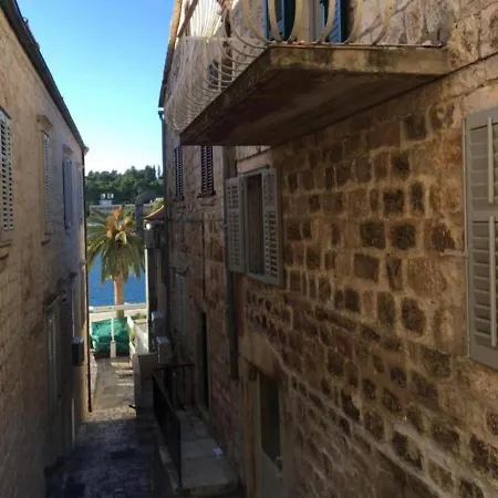 Hvar Lägenhet