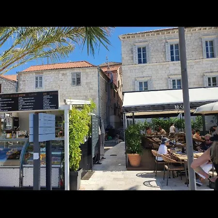 Hvar Lägenhet *
