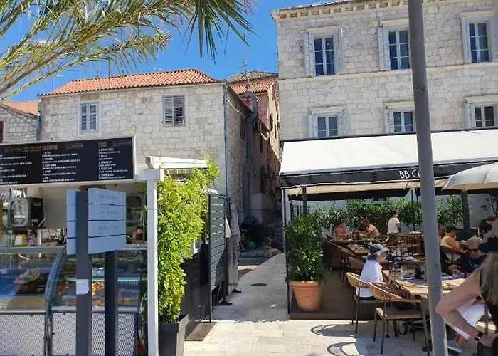 Hvar Lägenhet *